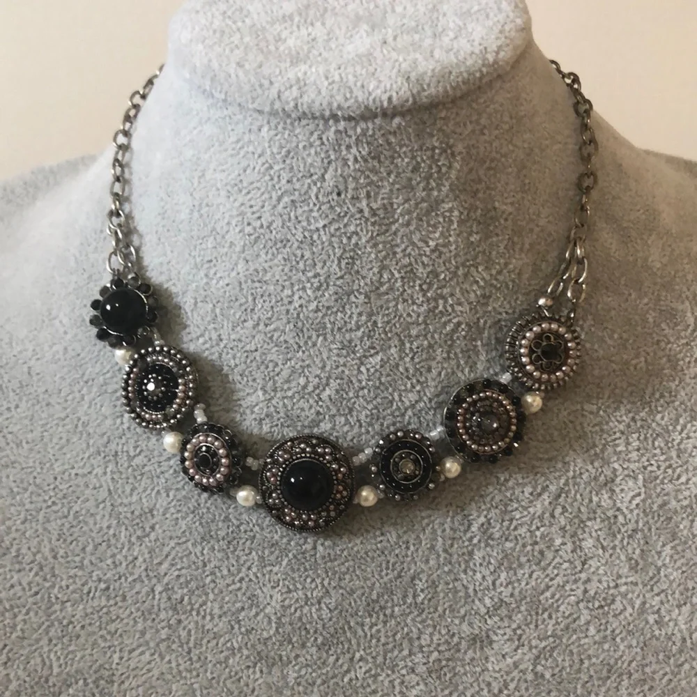 Statement necklace! - Picture 2 of 6